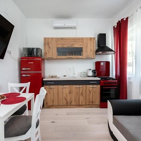 Spacious And Cozy Apartment In Central بوخارست المظهر الخارجي الصورة