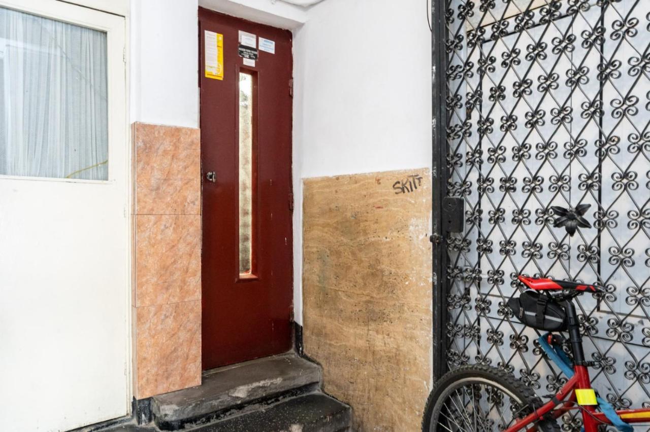 Spacious And Cozy Apartment In Central بوخارست المظهر الخارجي الصورة