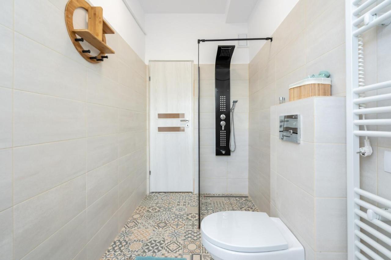 Spacious And Cozy Apartment In Central بوخارست المظهر الخارجي الصورة